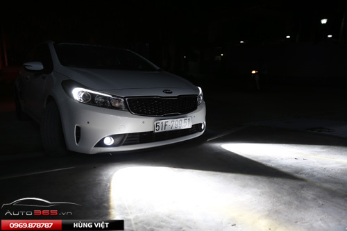 Kia Sorento Trắng Nâng Cấp Bi Gầm Taiwan